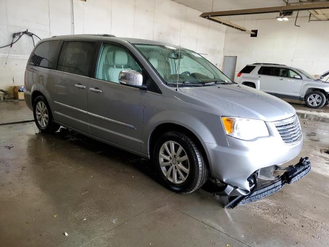 Photo 4 from auction – 2016 CHRYSLER TOWN & COU with VIN 2C4RC1GG4GR166383
