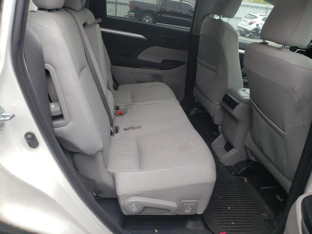 Photo 11 from auction – 2016 TOYOTA HIGHLANDER with VIN 5TDBKRFH4GS267525