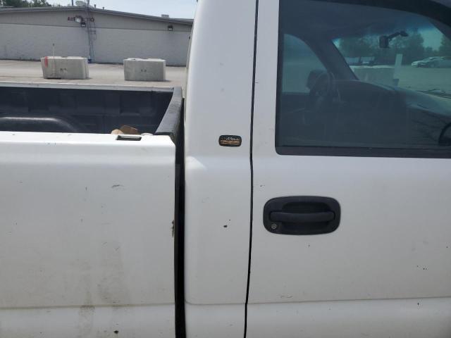 Photo 10 from auction – 2002 CHEVROLET SILVERADO with VIN 1GCEC14W42Z262247