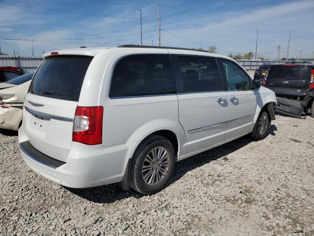 Photo 3 from auction – 2016 CHRYSLER TOWN & COU with VIN 2C4RC1CG6GR215492
