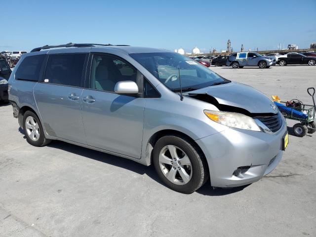 Photo 4 from auction – 2013 TOYOTA SIENNA LE with VIN 5TDKK3DC4DS401613