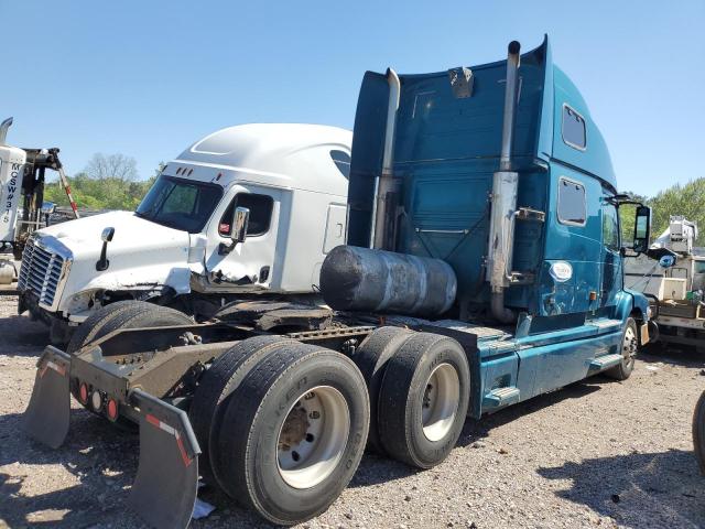 Photo 4 from auction – 2000 VOLVO VN with VIN 4V4ND3JJ3YN237202