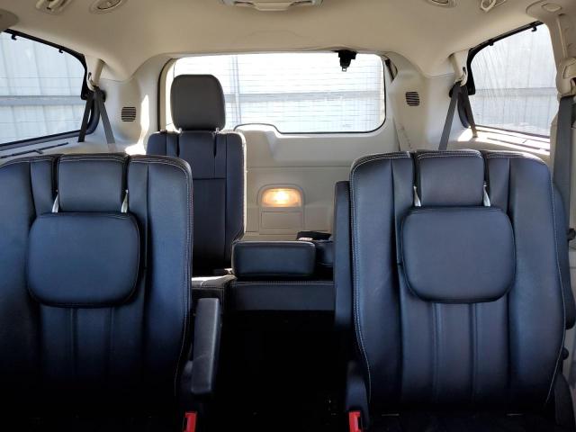 Photo 10 from auction – 2015 CHRYSLER TOWN & COU with VIN 2C4RC1BGXFR753063