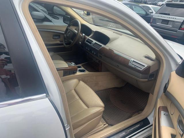 Foto 5 de la subasta – 2007 BMW 750 con VIN WBAHN83517DT73896