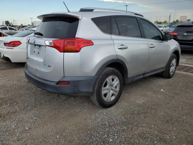 Photo 3 from auction – 2015 TOYOTA RAV4 LE with VIN JTMZFREV7FJ040688