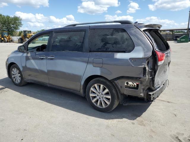 Photo 2 from auction – 2011 TOYOTA SIENNA XLE with VIN 5TDDK3DC3BS021054