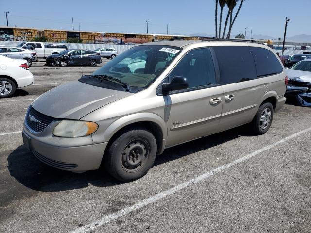 CHRYSLER TOWN & COU 2002 with VIN 2C4GP44392R748261 - Photo from auction