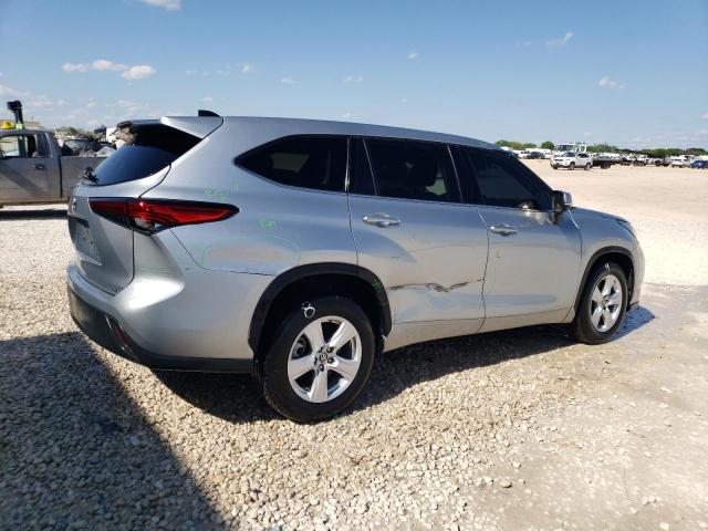 Photo 3 from auction – 2022 TOYOTA HIGHLANDER with VIN 5TDZZRAH8NS102883