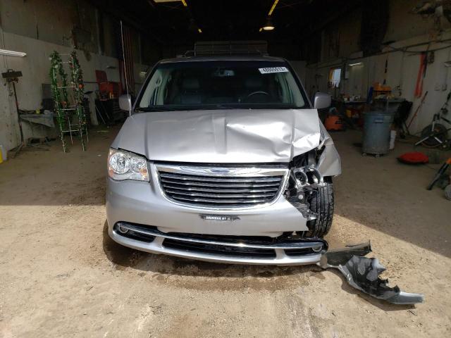 Photo 5 from auction – 2016 CHRYSLER TOWN & COU with VIN 2C4RC1BG6GR187100