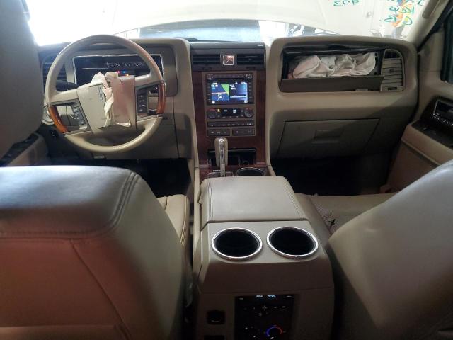 Photo 8 from auction – 2011 LINCOLN NAVIGATOR with VIN 5LMJJ3H53BEJ07433