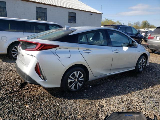 Photo 3 from auction – 2017 TOYOTA PRIUS PRIM with VIN JTDKARFP9H3040196