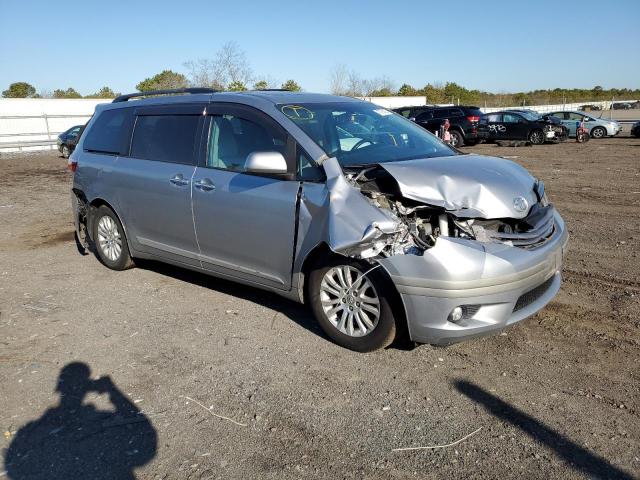 Photo 4 from auction – 2017 TOYOTA SIENNA XLE with VIN 5TDYZ3DC2HS789937