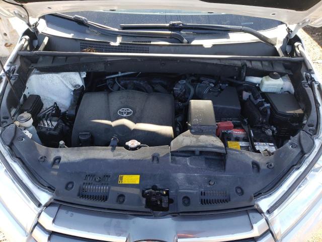 Photo 11 from auction – 2018 TOYOTA HIGHLANDER with VIN 5TDJZRFHXJS813887