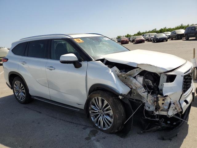 Photo 4 from auction – 2022 TOYOTA HIGHLANDER with VIN 5TDFZRAH2NS129497