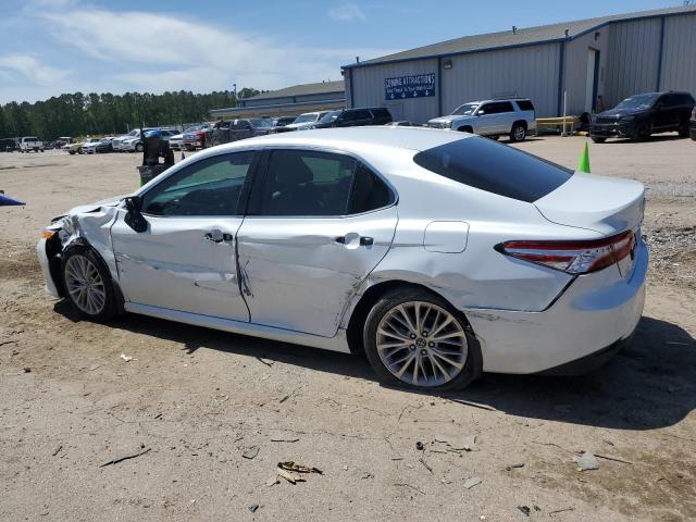 Photo 2 from auction – 2018 TOYOTA CAMRY L with VIN 4T1B11HK4JU049385