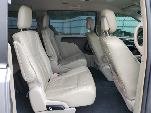 Photo 11 from auction – 2015 CHRYSLER TOWN & COU with VIN 2C4RC1BG5FR654800