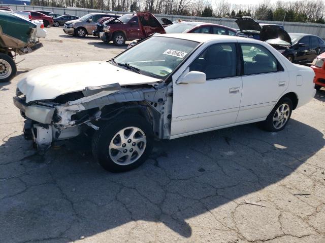 TOYOTA CAMRY LE 2000 with VIN 4T1BF22K0YU947007 - Photo from auction