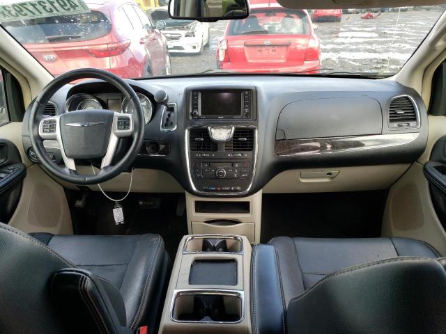 Photo 8 from auction – 2016 CHRYSLER TOWN & COU with VIN 2C4RC1BG0GR237795