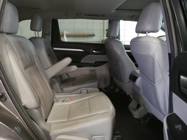 Photo 11 from auction – 2017 TOYOTA HIGHLANDER with VIN 5TDJZRFH1HS409032