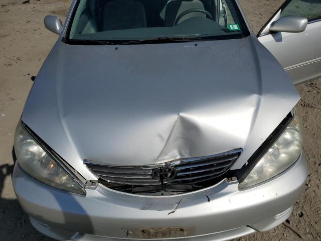 Photo 11 from auction – 2005 TOYOTA CAMRY LE with VIN 4T1BE32K95U540775