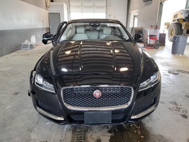Photo 5 from auction – 2018 JAGUAR XF PREMIUM with VIN SAJBJ4EV4JCY55710