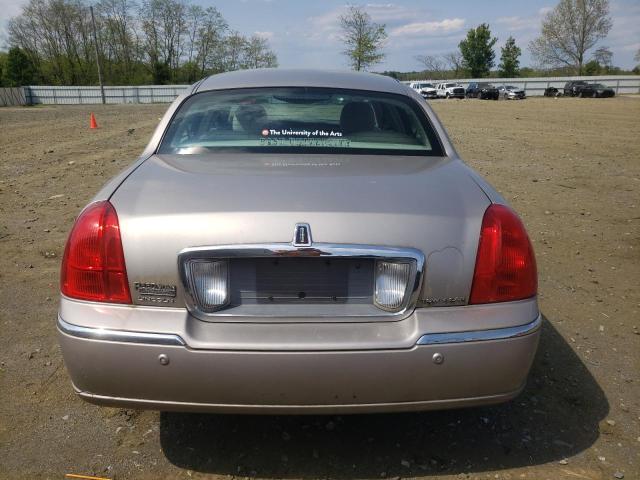 Photo 6 from auction – 2003 LINCOLN TOWN CAR with VIN 1LNHM81W33Y672872