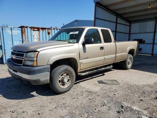 CHEVROLET SILVERADO 2006 with VIN 1GCHK29U36E251959 - Photo from auction