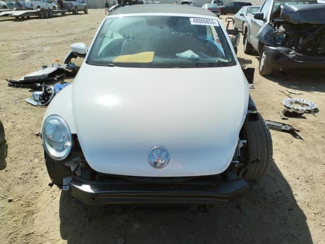 Photo 5 from auction – 2013 VOLKSWAGEN BEETLE with VIN 3VW5P7AT3DM811732