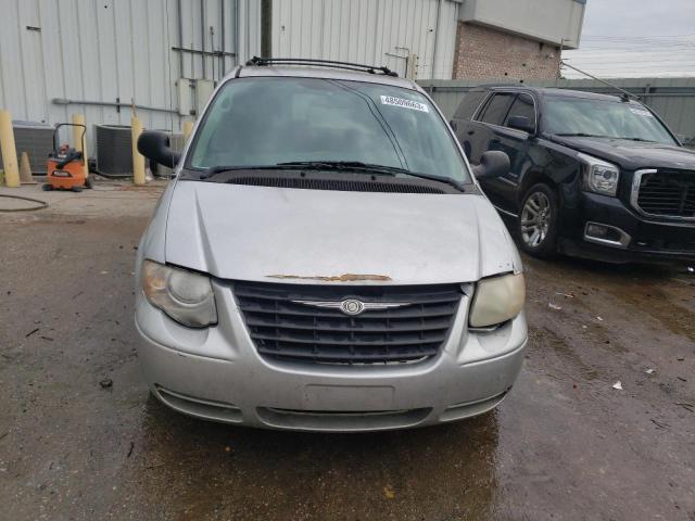 Photo 5 from auction – 2005 CHRYSLER TOWN & COU with VIN 2C4GP54L55R214314