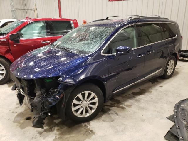 CHRYSLER PACIFICA T 2017 with VIN 2C4RC1BG2HR576432 - Photo from auction