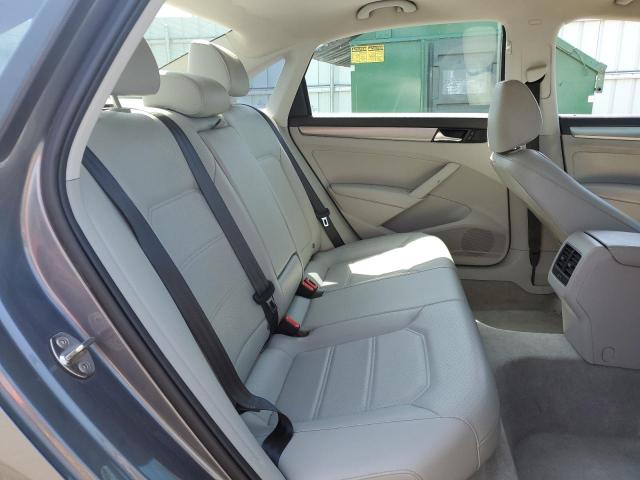 Photo 10 from auction – 2015 VOLKSWAGEN PASSAT SE with VIN 1VWBV7A32FC040564