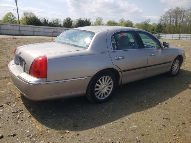 Photo 3 from auction – 2003 LINCOLN TOWN CAR with VIN 1LNHM81W33Y672872