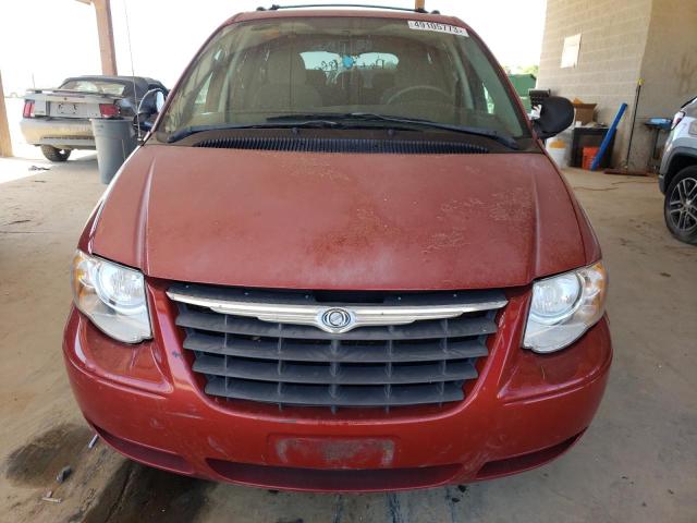 Photo 5 from auction – 2005 CHRYSLER TOWN & COU with VIN 2C4GP54L05R465905