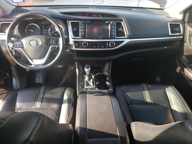 Photo 8 from auction – 2018 TOYOTA HIGHLANDER with VIN 5TDJZRFH0JS870714
