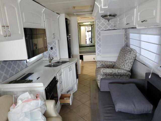 Photo 6 from auction – 2005 WORKHORSE CUSTOM CHASSIS MOTORHOME with VIN 5B4NR97A254700428