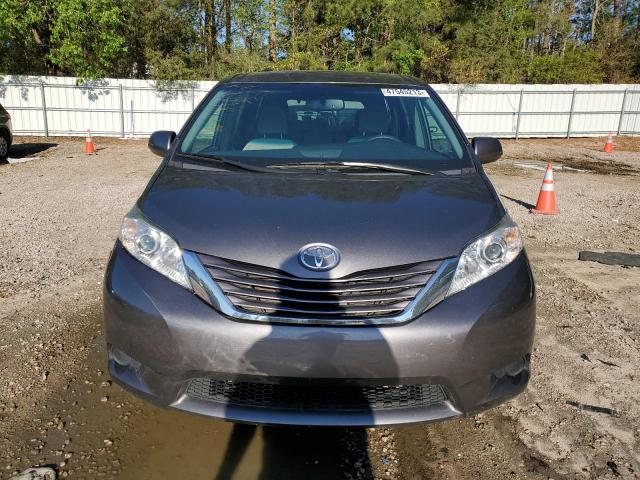 Photo 5 from auction – 2017 TOYOTA SIENNA LE with VIN 5TDKZ3DC5HS875510