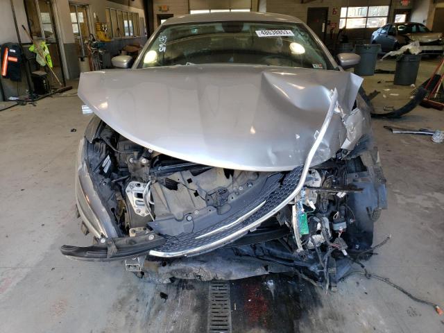 Photo 11 from auction – 2016 CHRYSLER 200 LIMITE with VIN 1C3CCCAB2GN150442