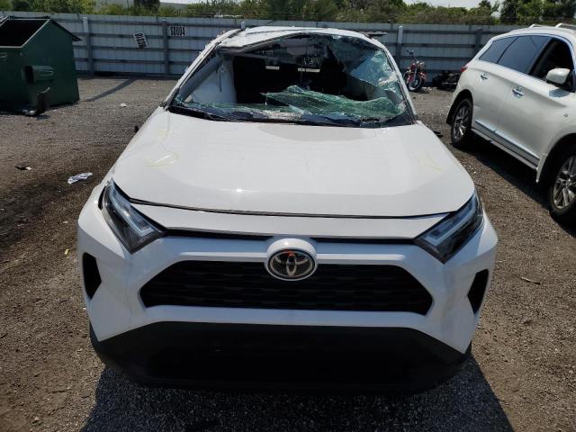 Photo 5 from auction – 2022 TOYOTA RAV4 XLE with VIN 2T3W1RFV3NC181789