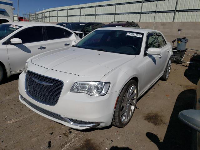 CHRYSLER 300 LIMITE 2017 مع رقم تعريف المركبة 2C3CCAAG5HH609912 - صورة من المزاد