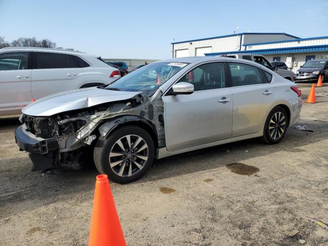 NISSAN ALTIMA 2.5 2017 with VIN 1N4AL3AP4HC209704 - Photo from auction