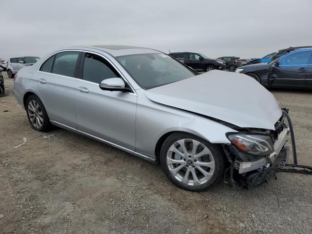 Photo 4 from auction – 2020 MERCEDES-BENZ E 350 with VIN WDDZF8DB4LA740901