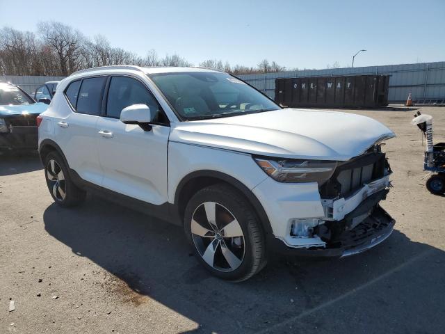 Photo 4 from auction – 2022 VOLVO XC40 T5 MO with VIN YV4162UK4N2652400