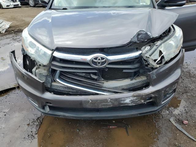 Photo 11 from auction – 2015 TOYOTA HIGHLANDER with VIN 5TDBKRFH9FS145693