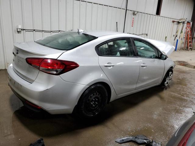 Photo 3 from auction – 2018 KIA FORTE LX with VIN 3KPFK4A76JE169472