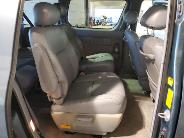 Photo 11 from auction – 2002 TOYOTA MINIVAN with VIN 4T3ZF13C42U443087