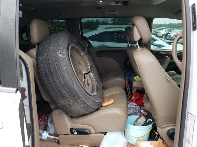 Photo 10 from auction – 2016 CHRYSLER TOWN & COU with VIN 2C4RC1BGXGR229820