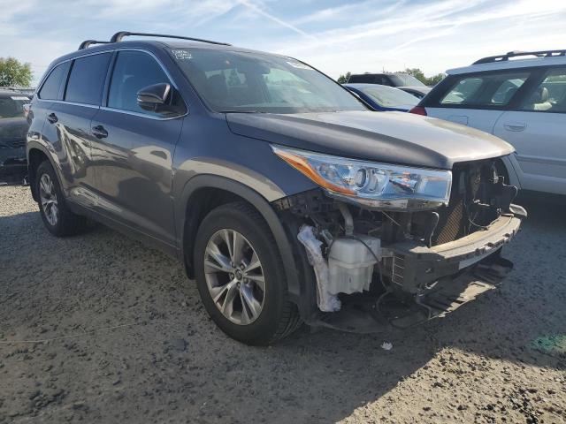 Photo 4 from auction – 2016 TOYOTA HIGHLANDER with VIN 5TDBKRFH6GS350034