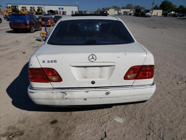 Photo 6 from auction – 1998 MERCEDES-BENZ E320 with VIN WDBJF65F7WA540370