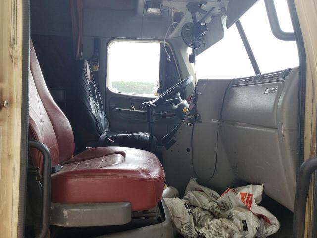 Photo 5 from auction – 2006 FREIGHTLINER CONVENTION with VIN 1FUJA6CK16LW40851