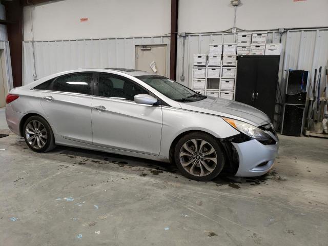 Photo 4 from auction – 2013 HYUNDAI SONATA SE with VIN 5NPEC4AB2DH661204